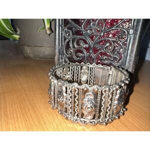 In The Style Of Whiting And Davis Beautiful Silver Tone Filigree Hinge Bracelet